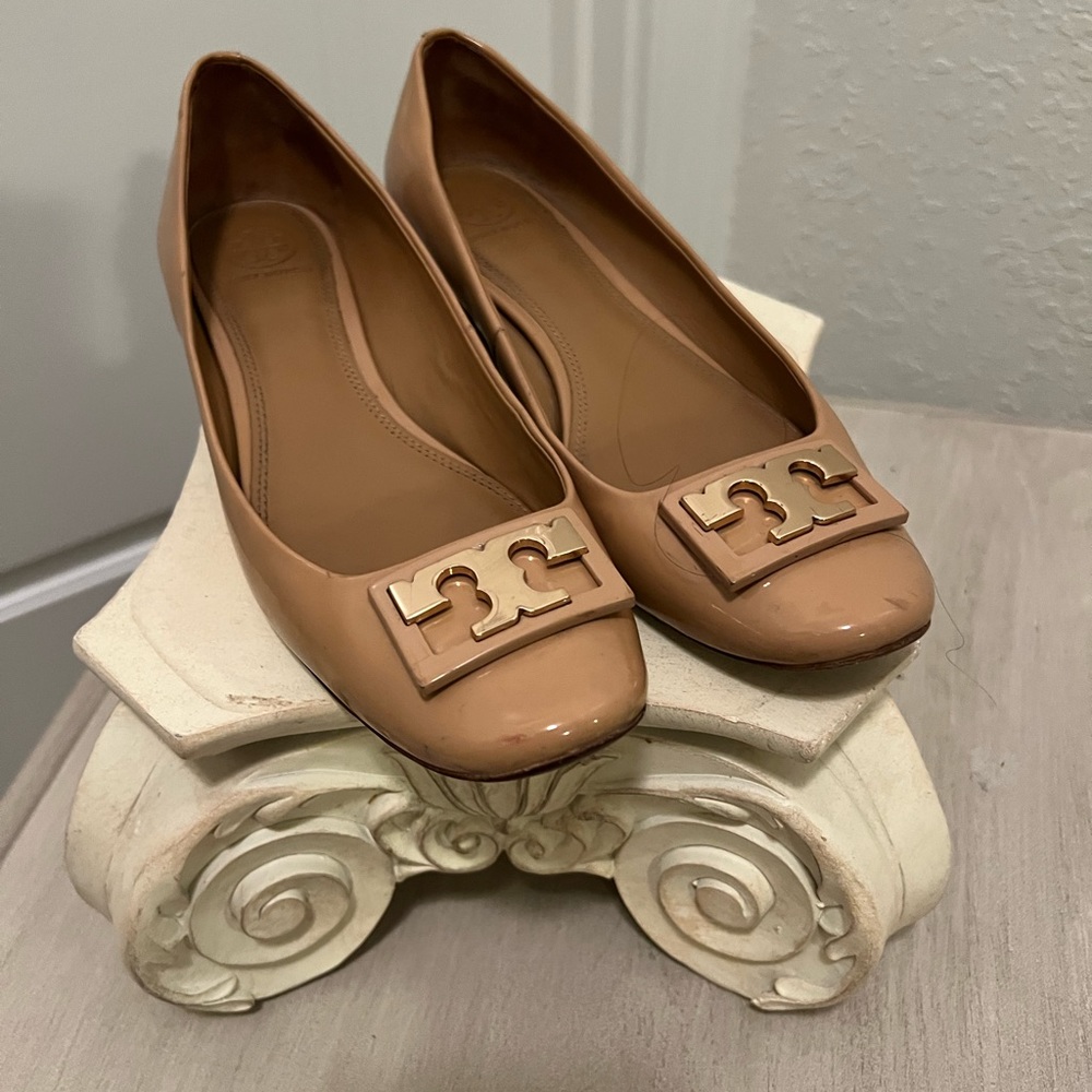 Tory Burch Tan Patent Leather Flats Size 8